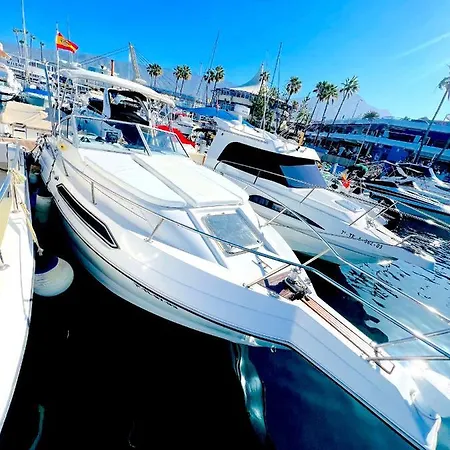 Barco Sihnny - Puerto Colon Costa Adeje (Tenerife)