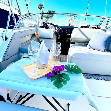 Barco Sihnny - Puerto Colon Ботель *