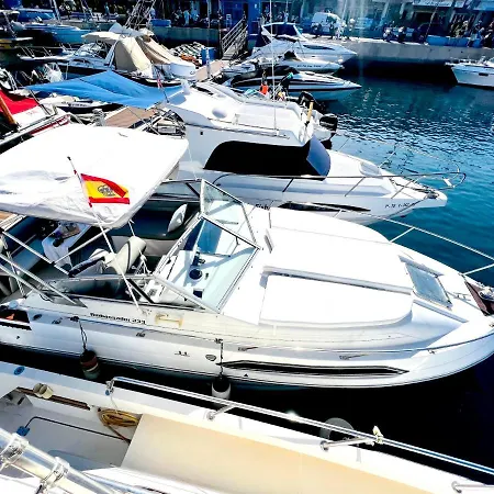 Barco Sihnny - Puerto Colon Адехе